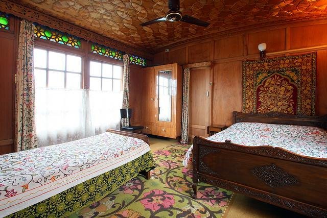Traveltoexplore - Srinagar hotels